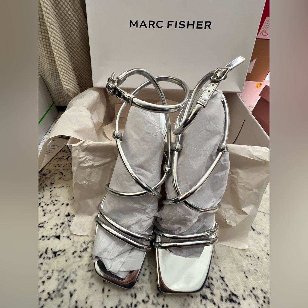 NEW Marc Fisher Women's Gimie Heeled Sandals - Silver US 11m - Picture 4 of 11